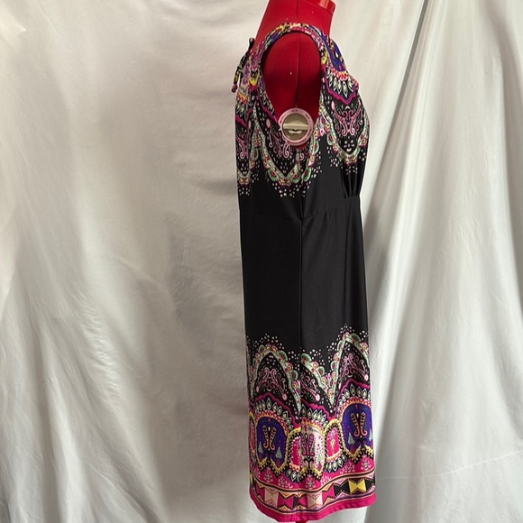 Jessica Black and Pink Paisley Midi Dress - Picture 5 of 10